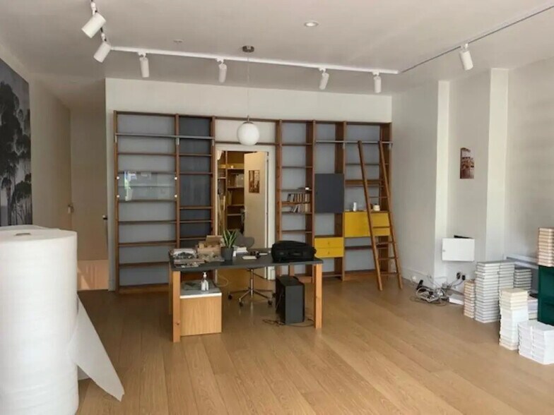 Local commercial dans Paris à louer - Photo de l’immeuble – Image 2 sur 5