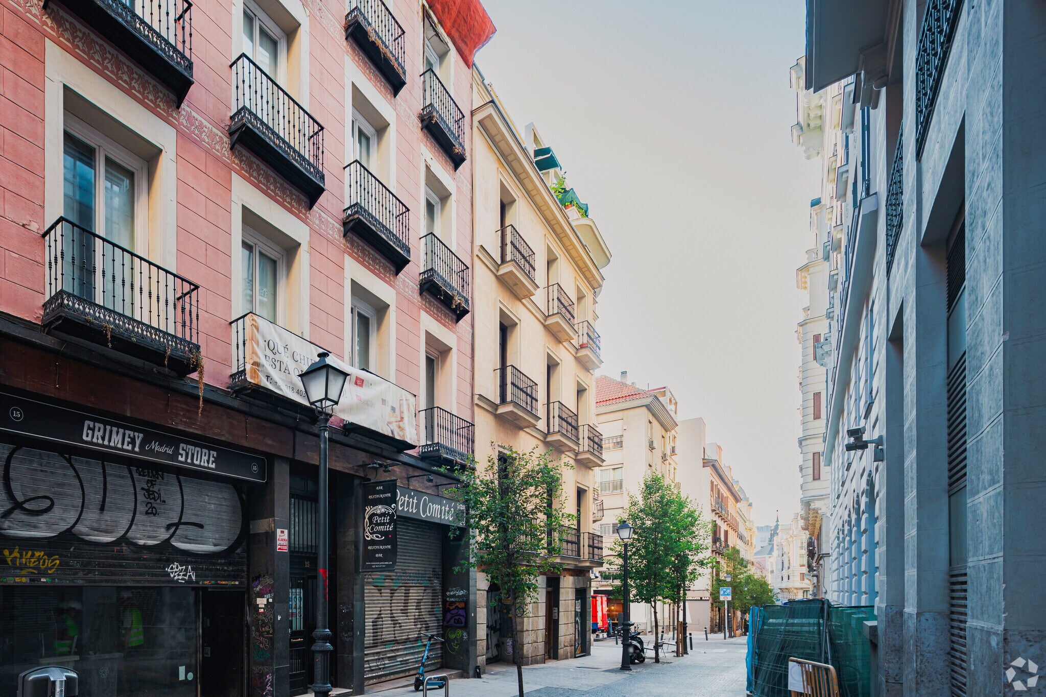 Calle de la Reina, 17, Madrid, Madrid à louer Photo principale– Image 1 sur 4