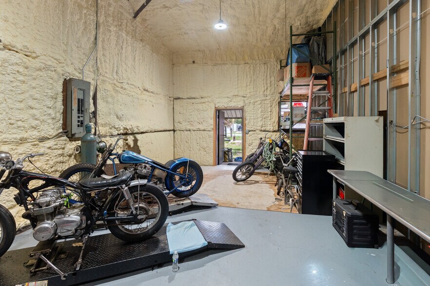 15601 Old US Highway 441, Tavares, FL à vendre - Photo intérieure – Image 2 sur 30