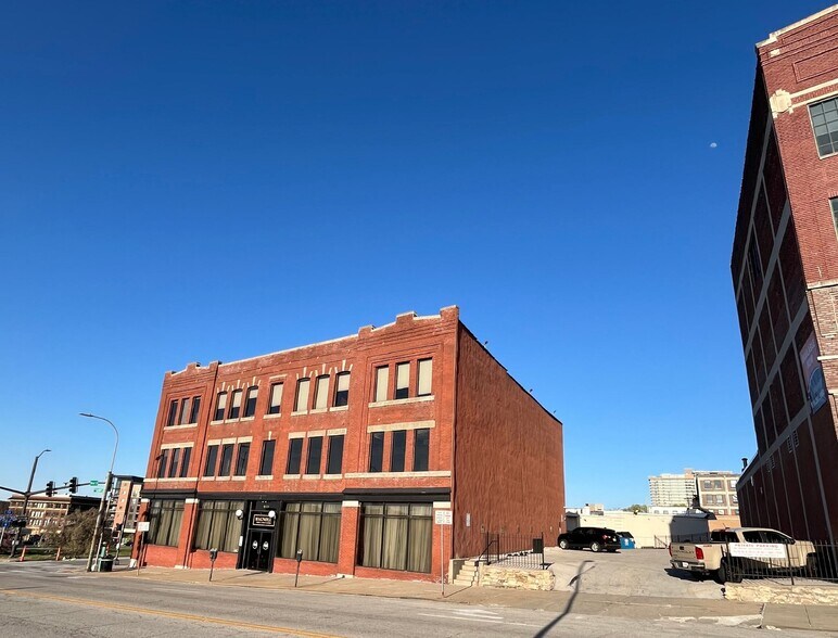 601 Walnut St, Kansas City, MO à louer - Photo de l’immeuble – Image 2 sur 5