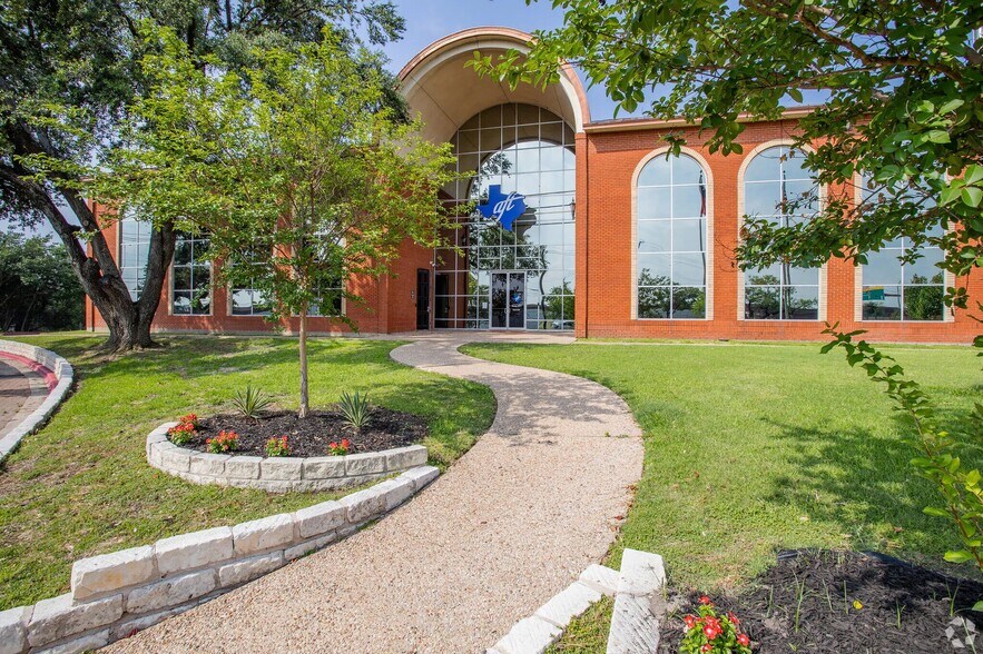 912 Bastrop Hwy, Austin, TX à louer - Photo de l’immeuble – Image 2 sur 7
