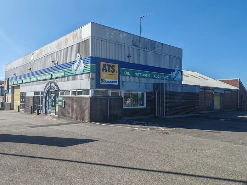 Huddersfield Rd, Barnsley à vendre - Photo principale – Image 1 sur 2