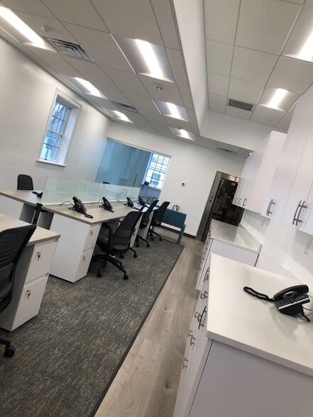 263 Sea Cliff Ave, Sea Cliff, NY à louer - Photo intérieure – Image 2 sur 5