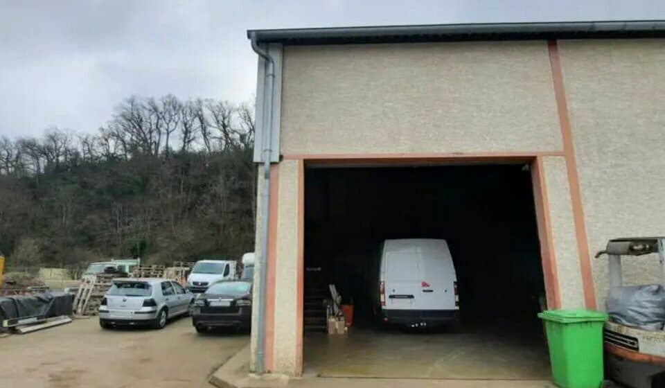 Local d’activités dans Marcilly-d'Azergues à louer - Photo de l’immeuble – Image 2 sur 8