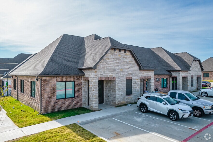 4425 Plano Pky, Carrollton, TX à louer - Photo de l’immeuble – Image 1 sur 4