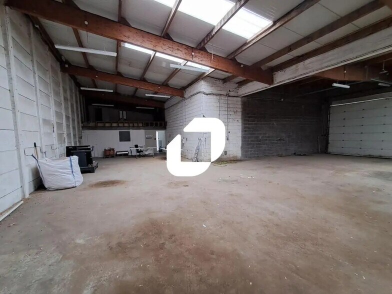 Bureau dans Gondecourt à louer - Photo intérieure – Image 2 sur 15