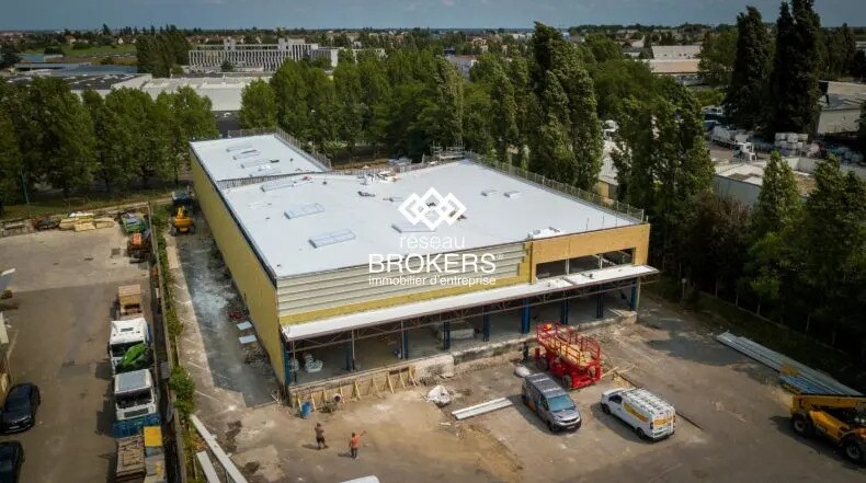 Industriel/Logistique dans Morangis à louer - Photo de l’immeuble – Image 1 sur 6