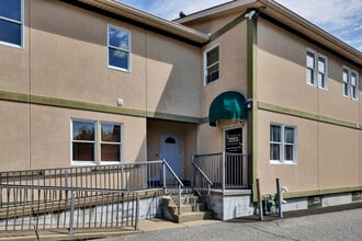 1532 Lincoln Way, White Oak, PA à louer Photo de l’immeuble– Image 1 sur 14