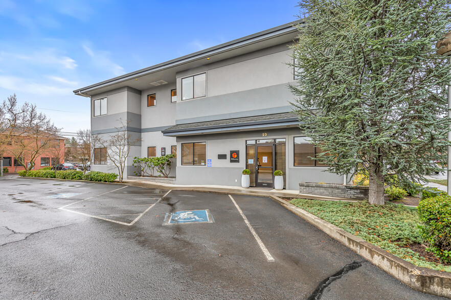 23 Newtown St, Medford, OR à vendre - Photo de l’immeuble – Image 3 sur 5