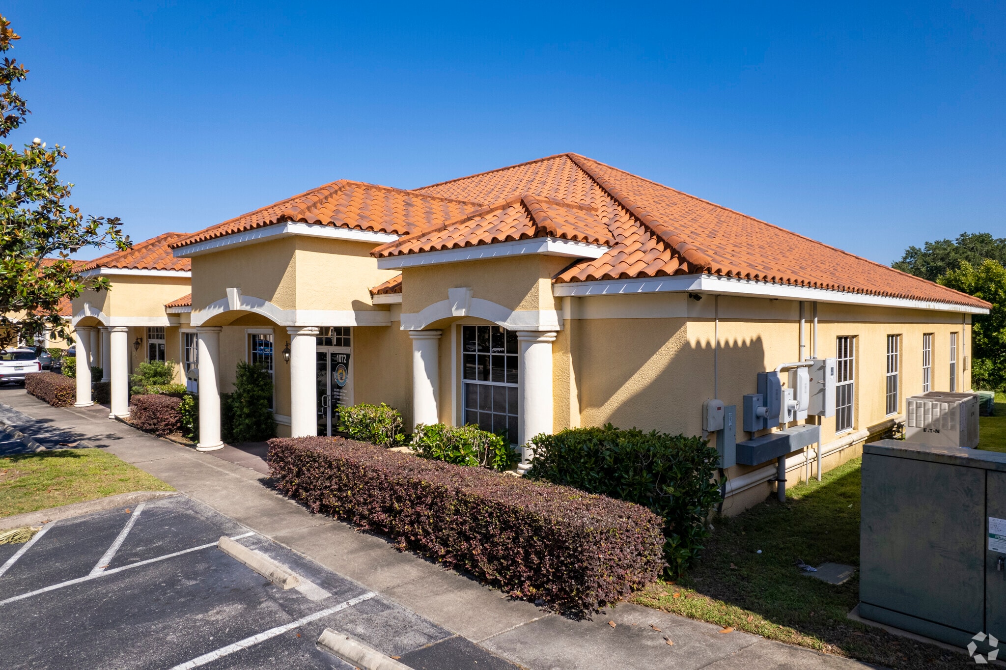 1070-1072 E Brandon Blvd, Brandon, FL à louer Photo principale– Image 1 sur 27