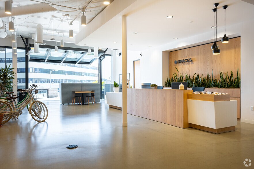 1800 N Vine St, Los Angeles, CA à louer - Photo intérieure – Image 1 sur 26