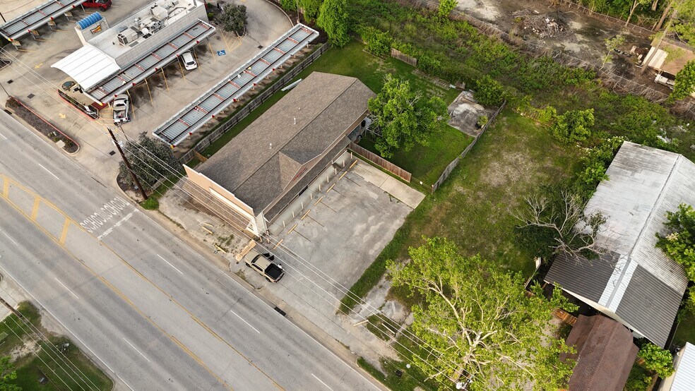 217 N Main St, Highlands, TX à vendre - Photo de l’immeuble – Image 2 sur 4