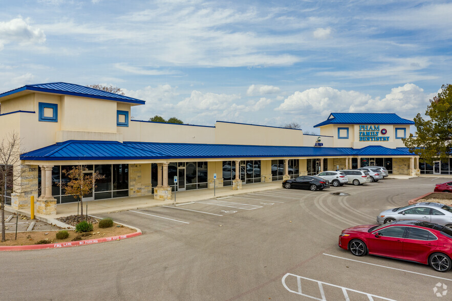 16019 Nacogdoches Rd, San Antonio, TX à louer - Photo de l’immeuble – Image 1 sur 6