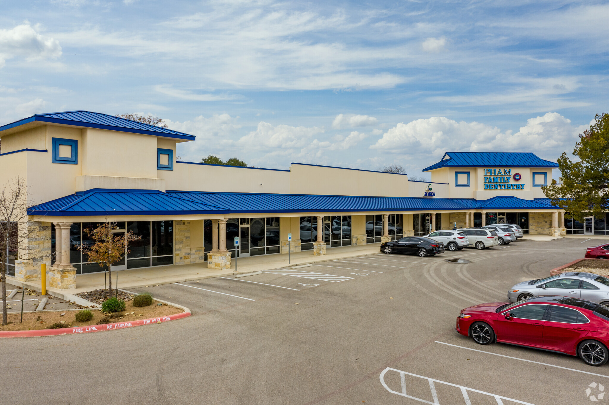 16019 Nacogdoches Rd, San Antonio, TX à louer Photo de l’immeuble– Image 1 sur 7