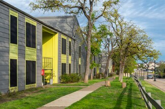 Plus de détails pour 3902 College Main, Bryan, TX - Logement à vendre