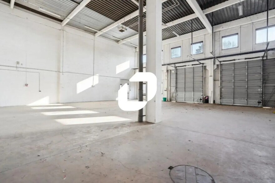 Local d’activités dans Lognes à louer - Photo intérieure – Image 2 sur 13