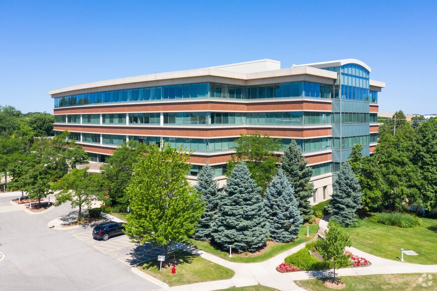 475-485 Half Day Rd, Lincolnshire, IL à louer - Photo de l’immeuble – Image 3 sur 35