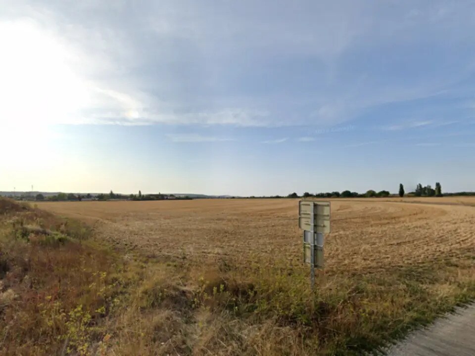 Terrain dans Saint-Denis-lès-Sens à vendre Photo de l’immeuble– Image 1 sur 3
