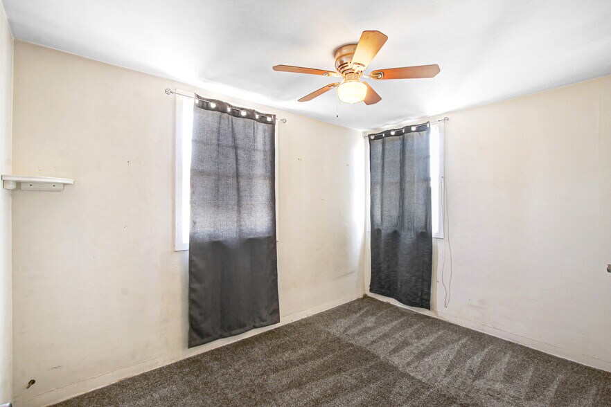3879 Dykes Ln, Riverside, CA à vendre - Photo de l’immeuble – Image 3 sur 28