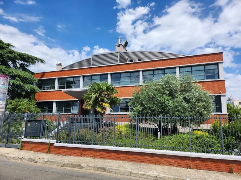 Bureau dans Bezons à louer - Photo de l’immeuble – Image 2 sur 11