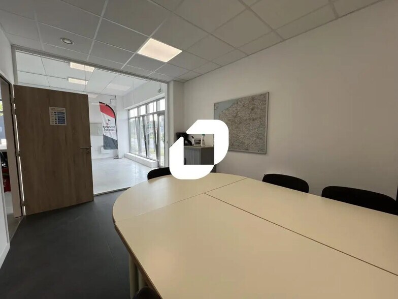 Local commercial dans Lesquin à louer - Photo de l’immeuble – Image 2 sur 13