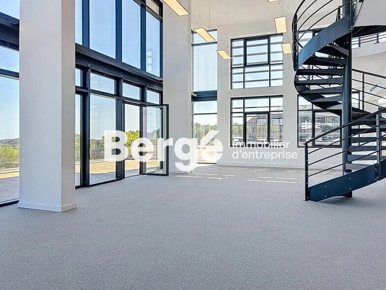 Bureau dans SOPHIA ANTIPOLIS à louer - Photo de l’immeuble – Image 1 sur 22