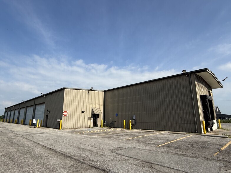 820 Carpenter Rd, Defiance, OH à vendre - Photo de l’immeuble – Image 2 sur 5