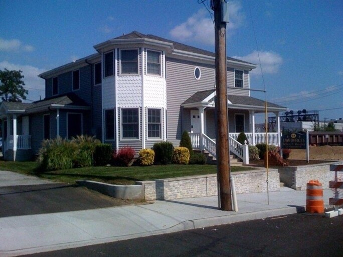 98 Front St, Mineola, NY à louer Photo principale– Image 1 sur 14