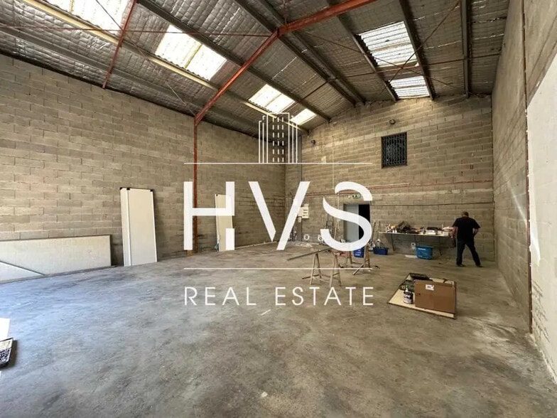 Local d’activités dans Aix-en-Provence à louer - Photo intérieure – Image 2 sur 16