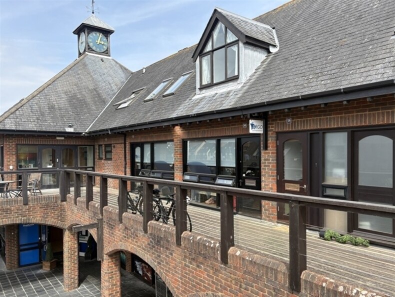 Shamrock Way, Southampton à louer Photo principale– Image 1 sur 2