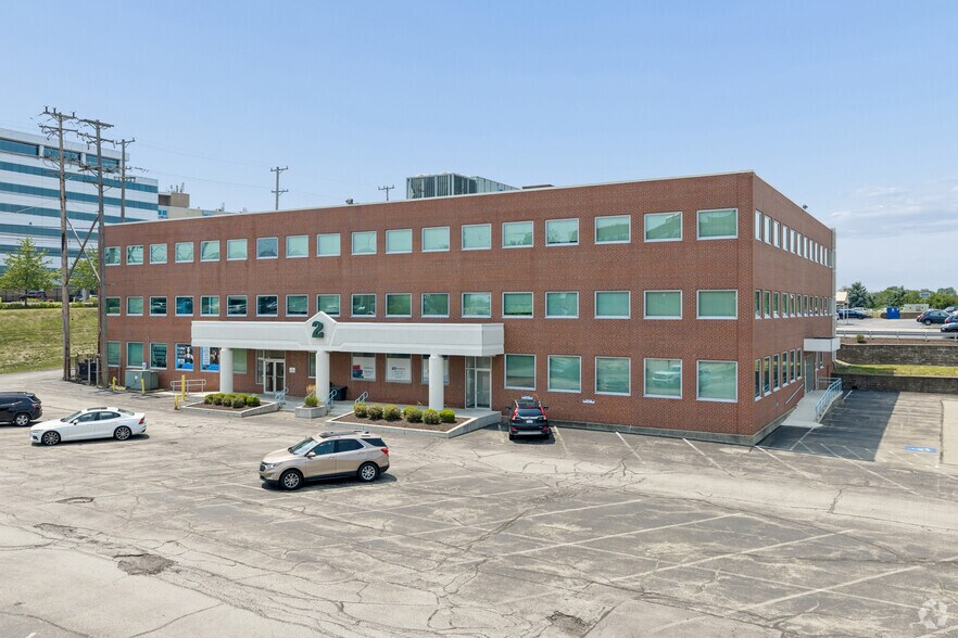 REO Sale | Pittsburgh Office Portfolio portefeuille de 3 biens à vendre sur LoopNet.fr - Photo principale – Image 1 sur 54