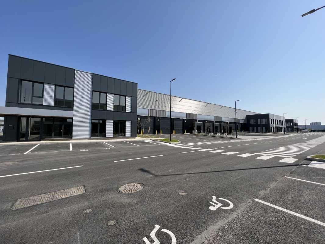 51 Rue Du Commandant Rolland, Le Bourget à louer Photo de l’immeuble– Image 1 sur 13