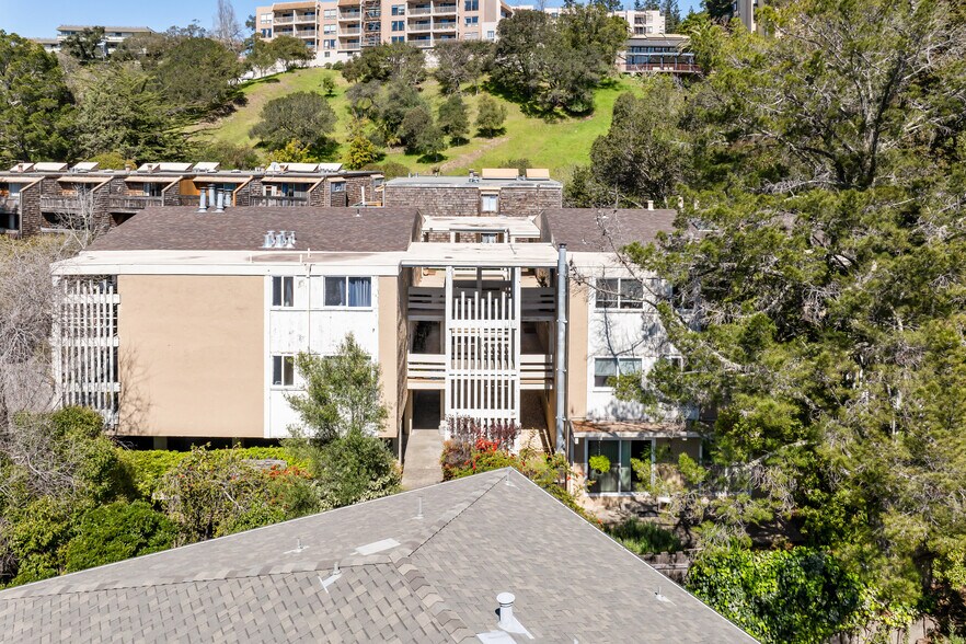 40 Corte Real, Greenbrae, CA à vendre - Photo de l’immeuble – Image 3 sur 12