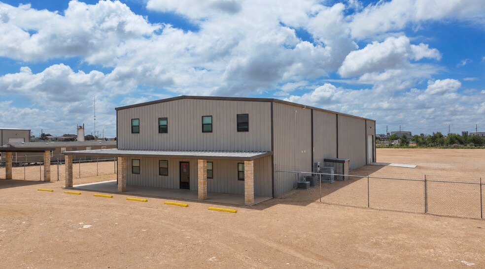 4800 E County 128 rd, Midland, TX à louer - Photo de l’immeuble – Image 2 sur 36