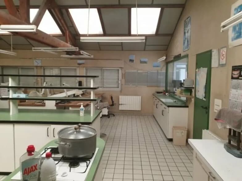 Local d'activités dans La Ferté Macé à vendre - Photo intérieure – Image 2 sur 3