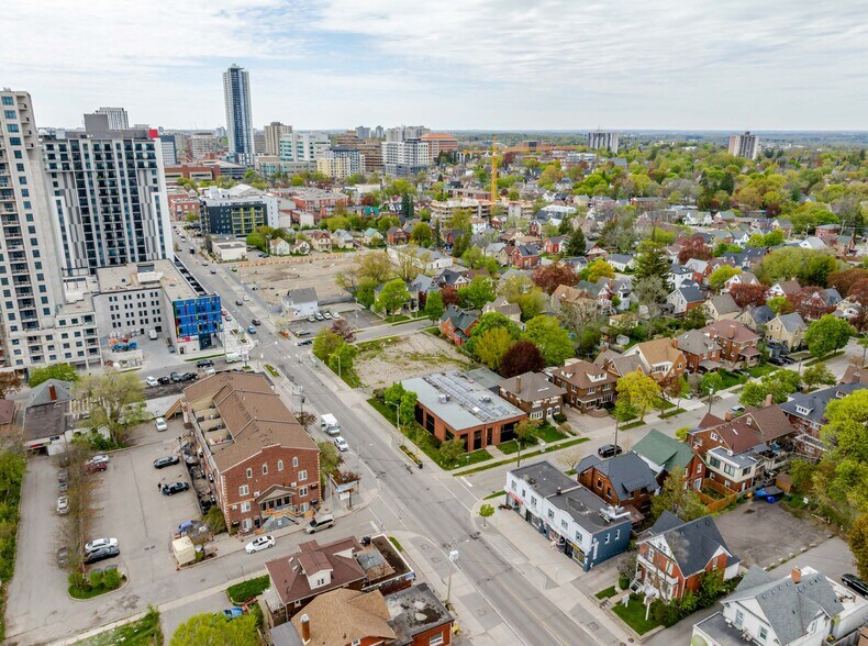 550 King St E, Kitchener, ON à vendre - Photo de l’immeuble – Image 3 sur 4