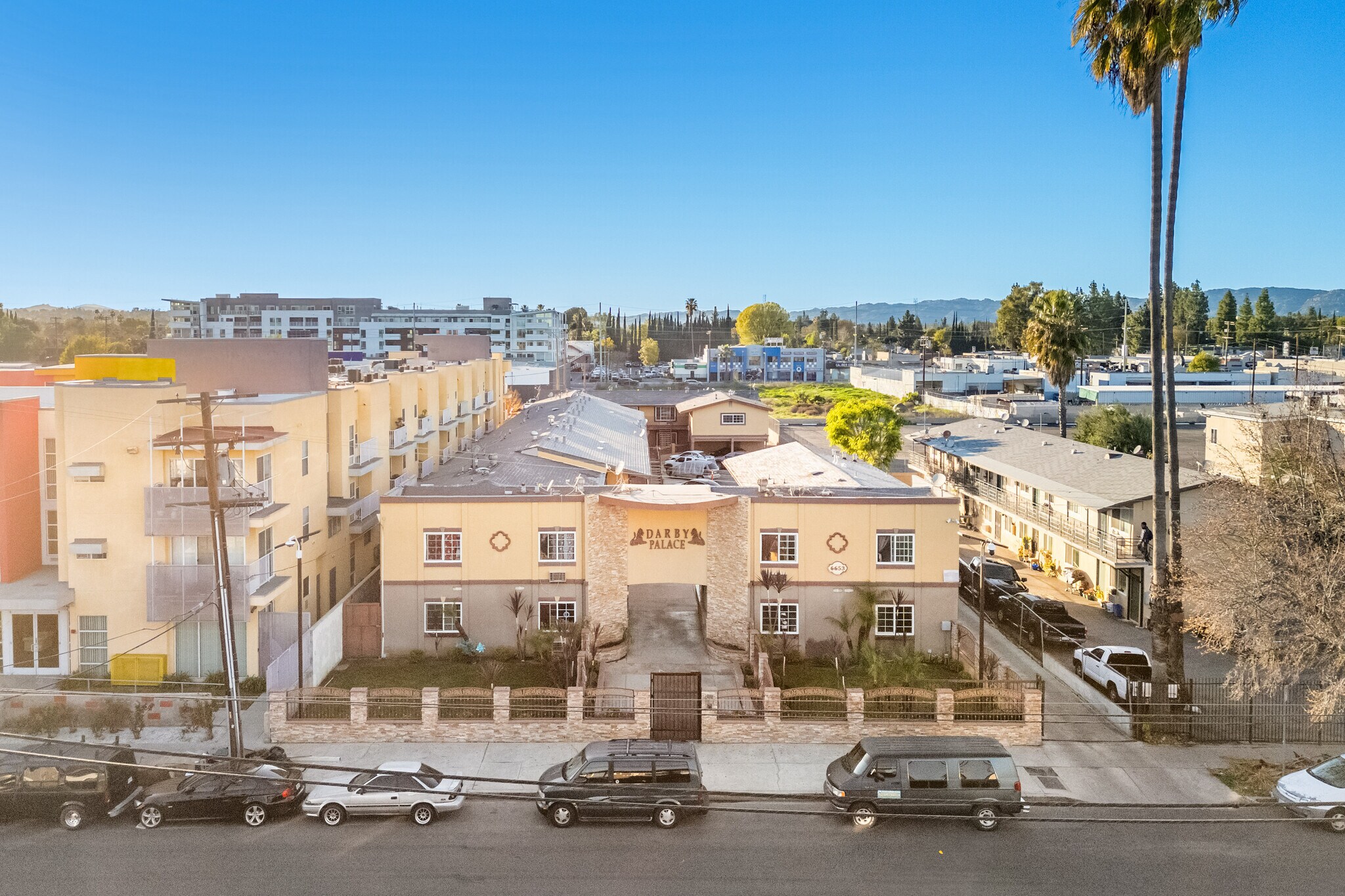 6653 Darby Ave, Reseda, CA à vendre Photo principale– Image 1 sur 32