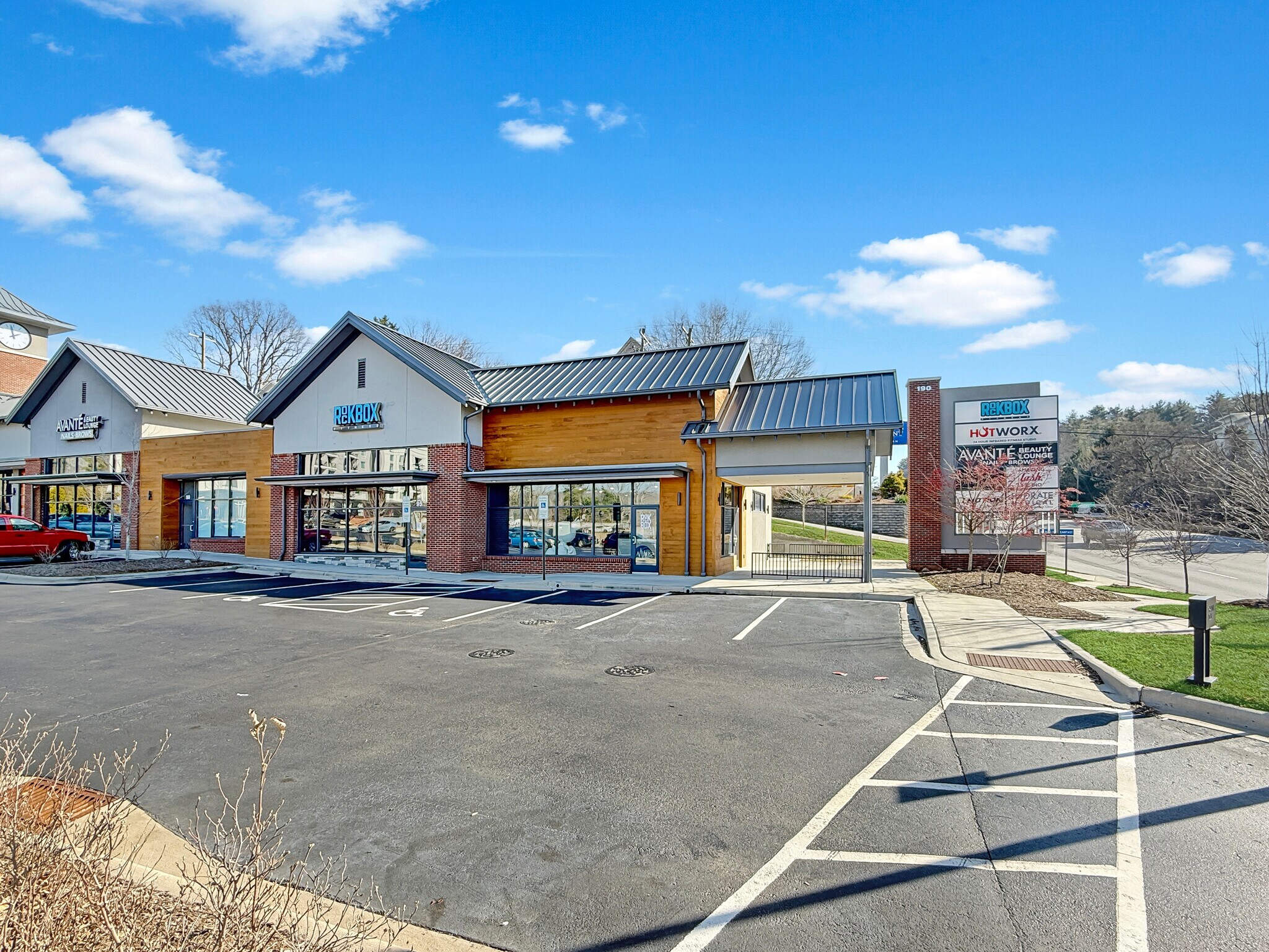 190 Hendersonville Rd, Asheville, NC à louer Photo principale– Image 1 sur 50