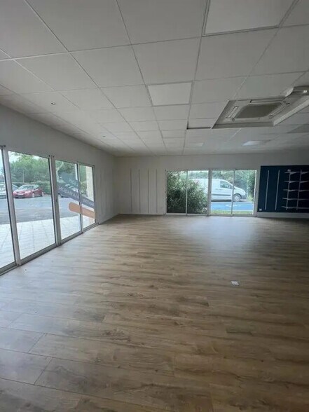 Local commercial dans Léguevin à louer - Photo de l’immeuble – Image 3 sur 5