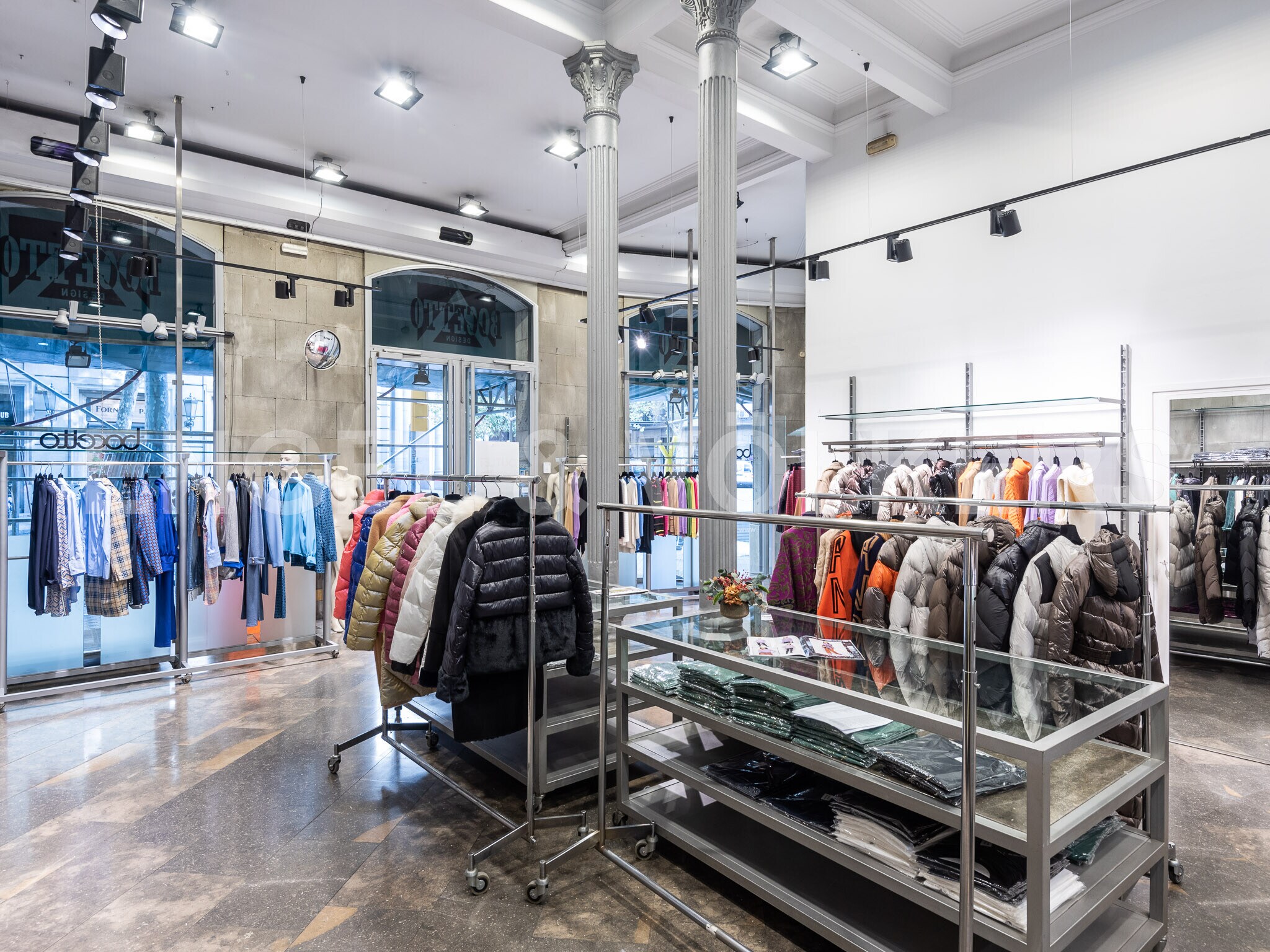 Local commercial dans Barcelone, Barcelona à louer Photo principale– Image 1 sur 3