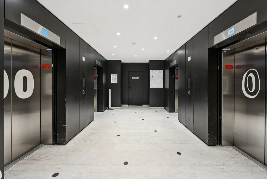 207 Rue De Bercy, Paris à louer - Photo de l’immeuble – Image 2 sur 3