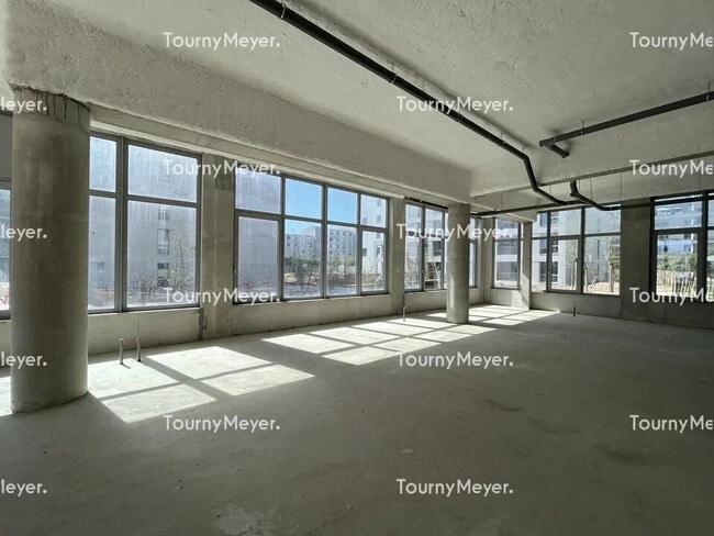 Plus de détails pour Bureau à vendre