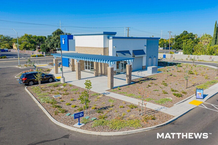 7945 Elder Creek rd, Sacramento, CA à louer - Photo de l’immeuble – Image 2 sur 3
