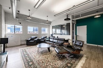 6515 W Sunset Blvd, Hollywood, CA à louer Photo de l’immeuble– Image 1 sur 7