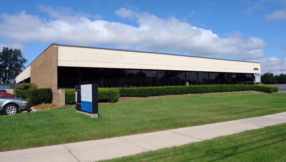 28755 Schoenherr Rd, Warren, MI à louer - Photo de l’immeuble – Image 1 sur 1