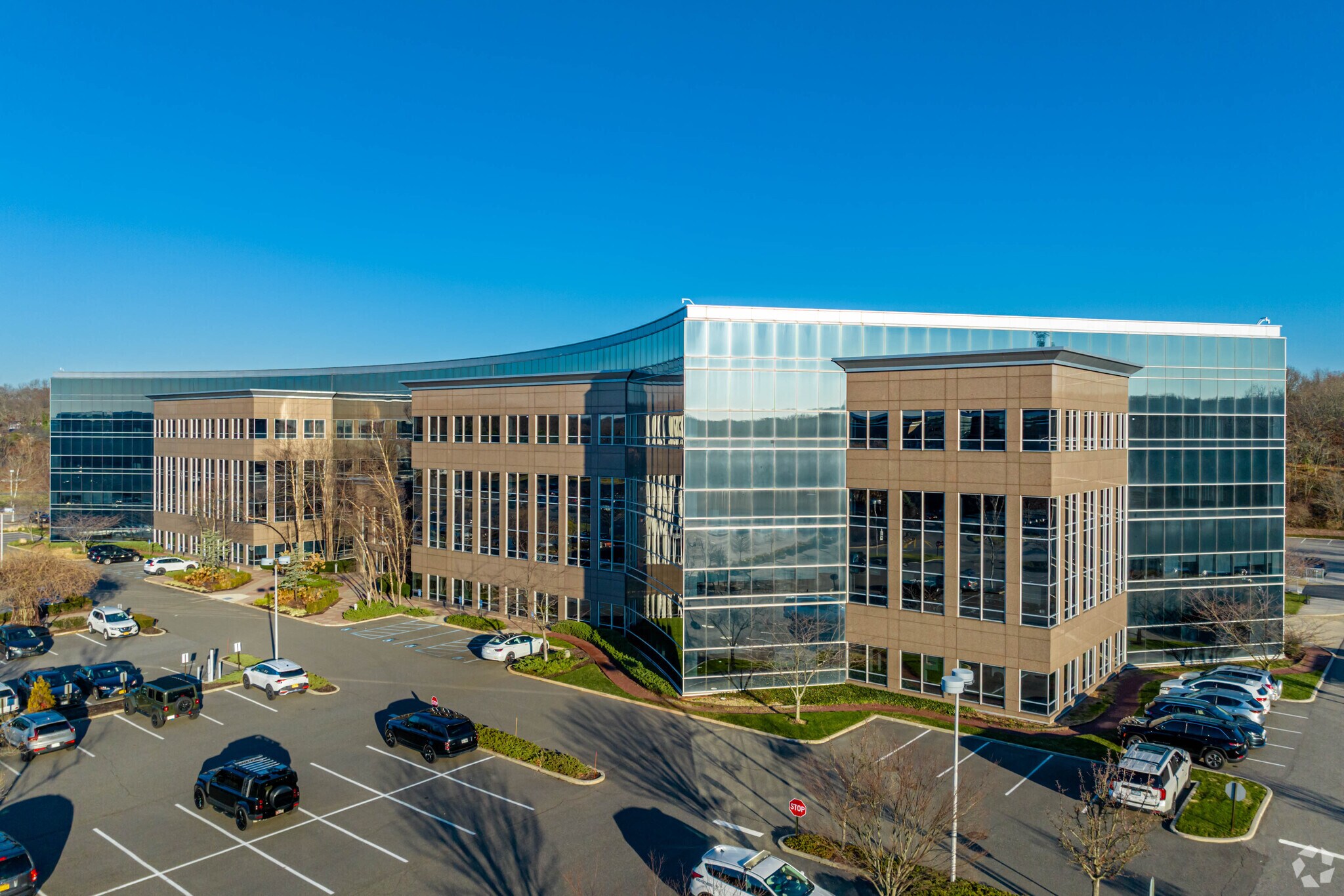 68 S Service Rd, Melville, NY à louer Photo de l’immeuble– Image 1 sur 21