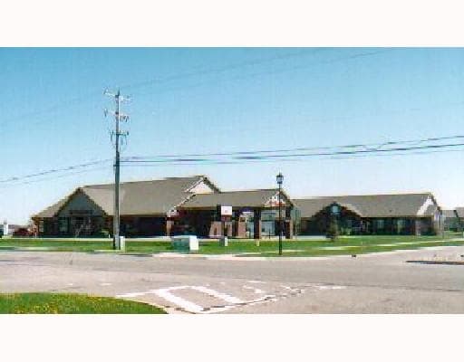 1503 Glastonbury Dr, Saint Johns, MI à vendre - Photo de l’immeuble – Image 2 sur 15