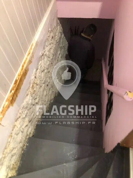 Local commercial dans Paris à vendre - Photo de l’immeuble – Image 2 sur 4