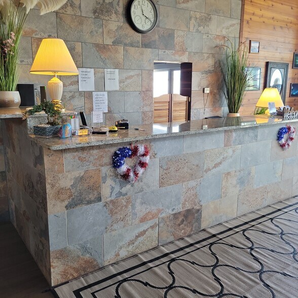 35541 M107, Ontonagon, MI à vendre - Photo de l’immeuble – Image 3 sur 9
