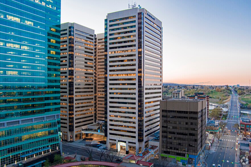 112 4th Av SW, Calgary, AB à louer - Photo principale – Image 1 sur 5